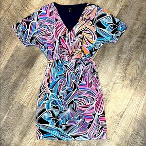 Trina Turk Women's XS V-Neck Short Sleeve Wrap Dress Abstract Print